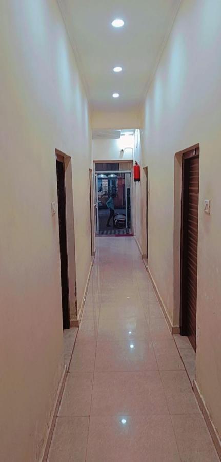 Hotel Bhagirath Varanasi Bagian luar foto