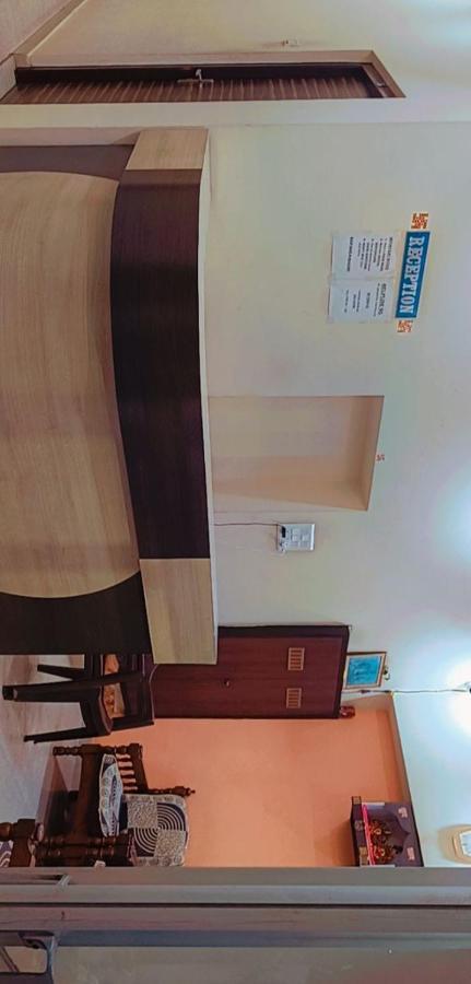 Hotel Bhagirath Varanasi Bagian luar foto
